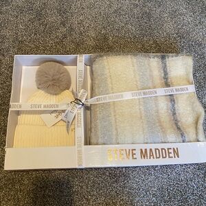 Steve Madden beanie and scarf gift set